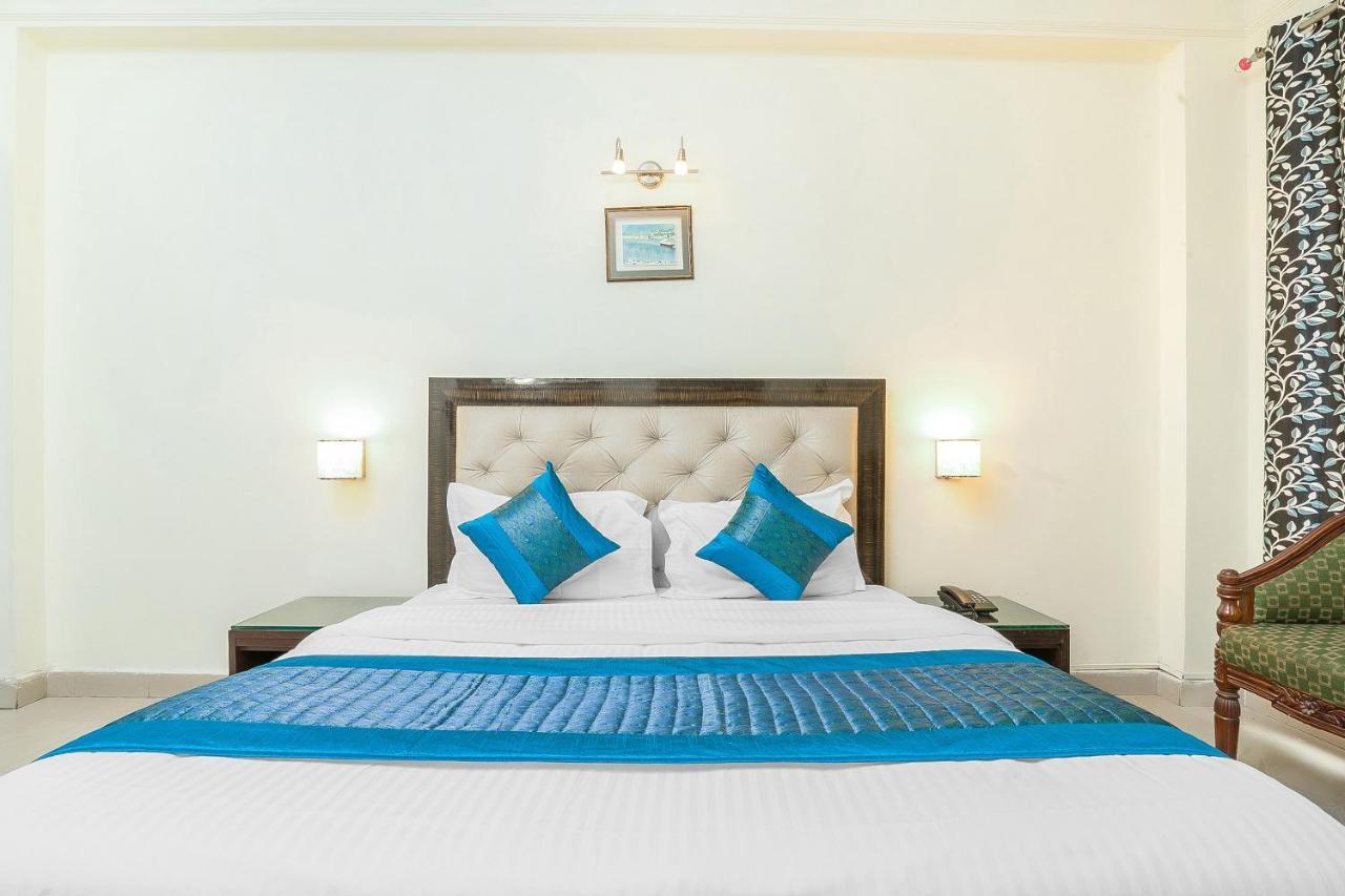 Oyo 14245 Amitabh Guest House New Delhi Buitenkant foto