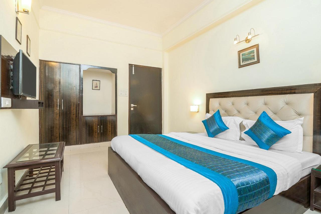 Oyo 14245 Amitabh Guest House New Delhi Buitenkant foto